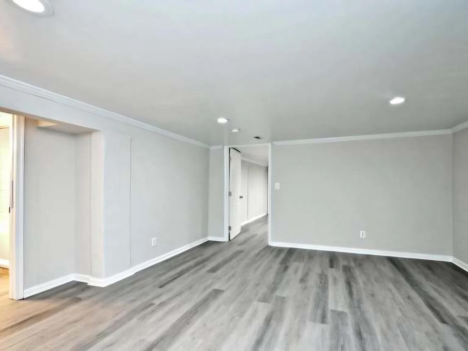 2 bed, 1100 sqft, $1,900 — Photo 1