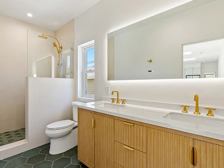 325 Cerro Romauldo Ave — Photo 6