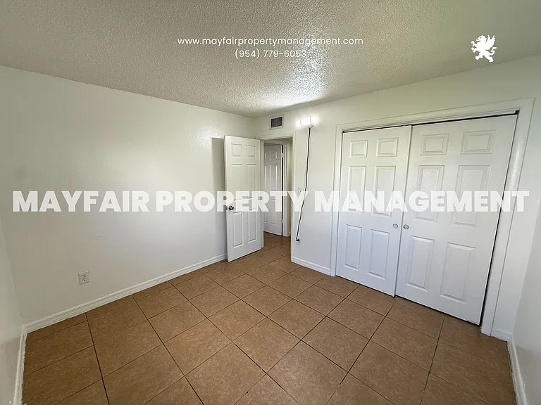 3741 SW 59th Ter #1 — Photo 8