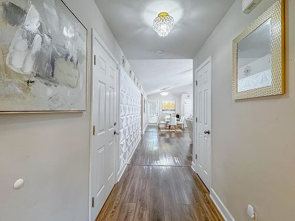 4th image of 523 Brooke Hampton Dr