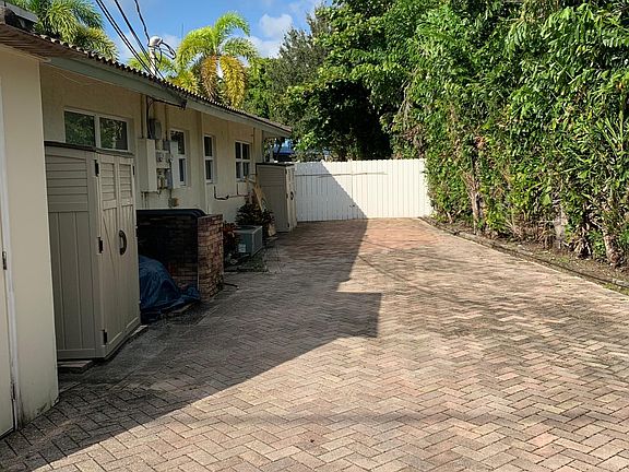 4th image of 5122 NE 22nd Ave