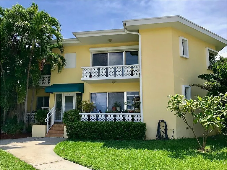 9271 W Bay Harbor Dr #11 — Photo 6