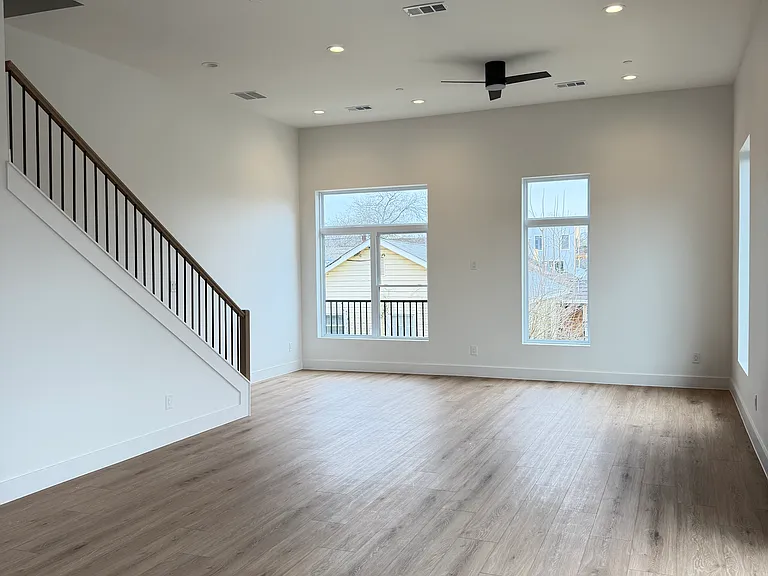 2203 Hondo Ave #203 — Photo 3