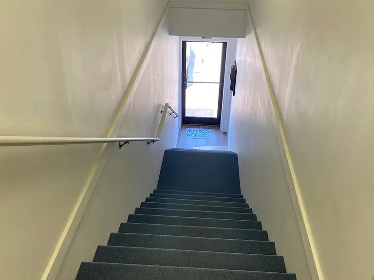 1260 College Ave — Photo 3