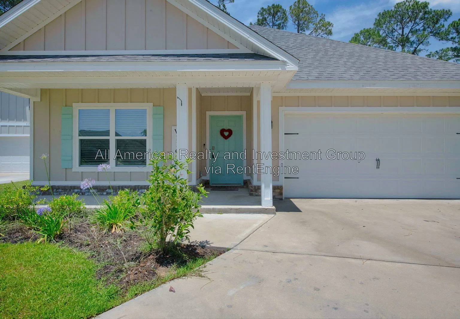 4 bed, 2.0 bath, 1729 sqft, $2,200 — Photo 2