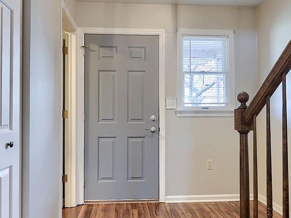 3rd image of 100 Pepperton Ct