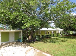 300 Oakview Rd, Luling, TX 78648