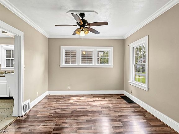 3rd image of 3967 Bluestone Rd