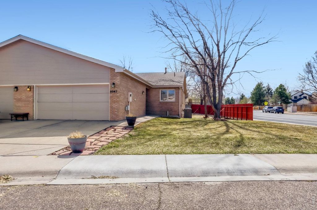 2367 Northbrook Dr