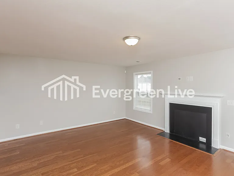 142 Cattle Baron Ln — Photo 3
