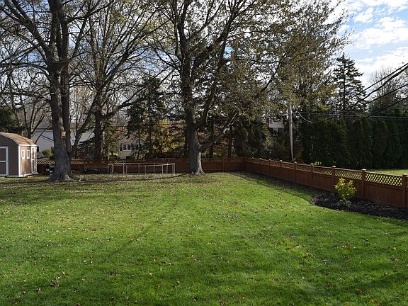 3rd image of 443 Hurst Dr
