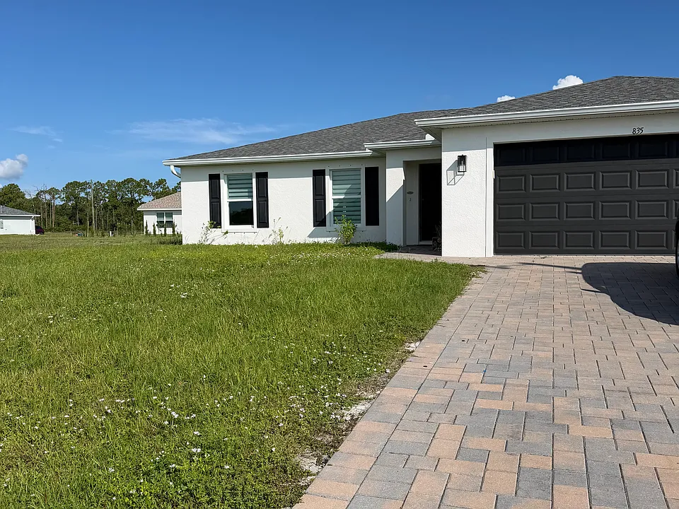 835 NW 30th St