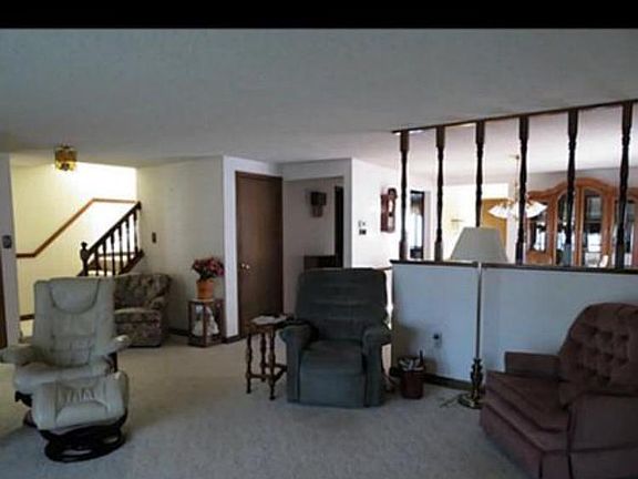 2nd image of 1071 Remington Dr