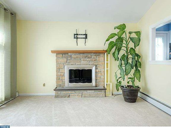4th image of 2424 Nicholby Dr