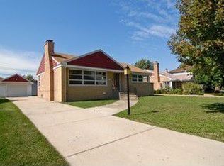 8130 N Prospect Ave, Niles, IL 60714