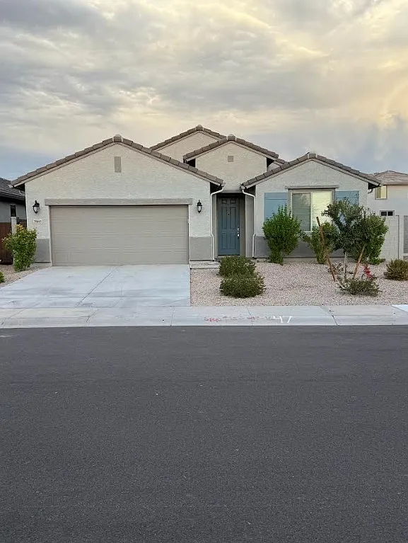 4 bed, 2142 sqft, $2,500 — Photo 1