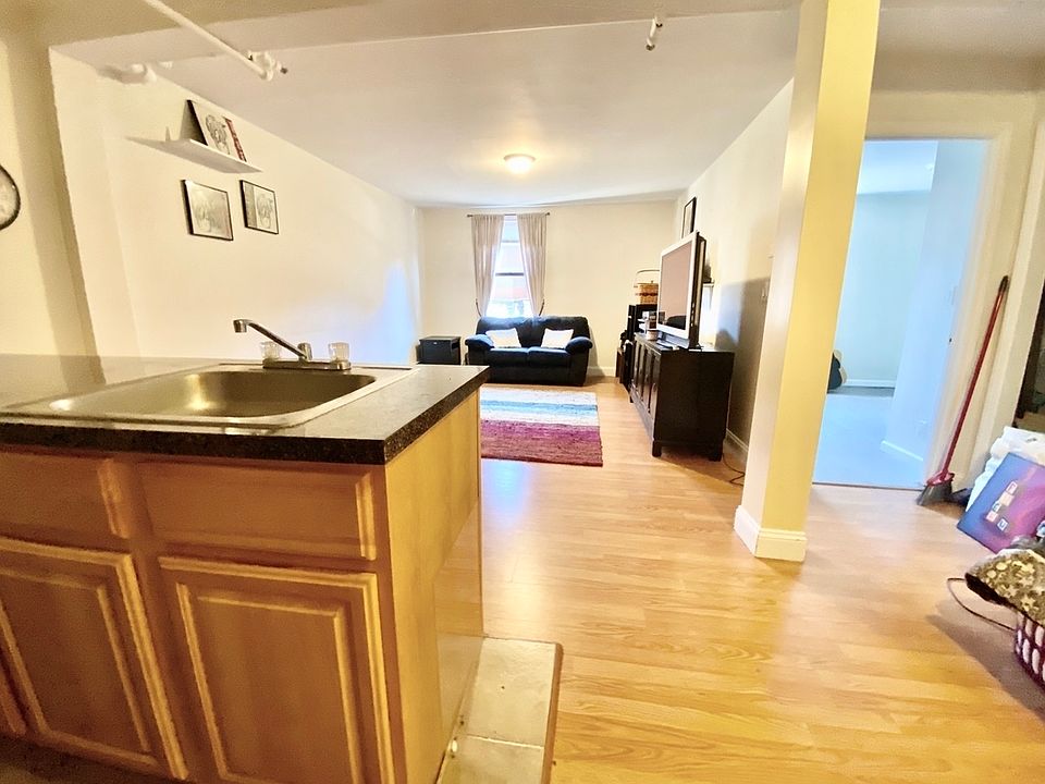 1st image of 3012 Astoria Blvd APT 6