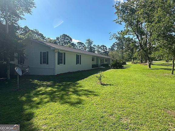 2nd image of 614 N Victory Dr