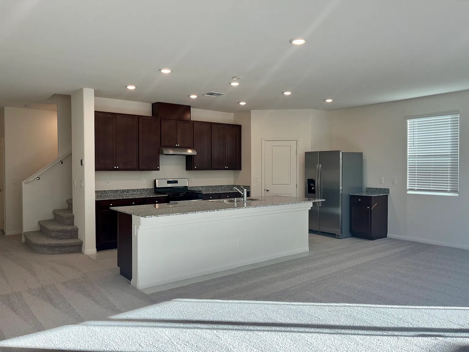 5 bed, 2479 sqft, $2,549 — Photo 4