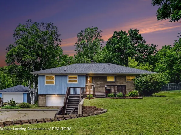 6950 Delta River Dr, Lansing, MI 48906