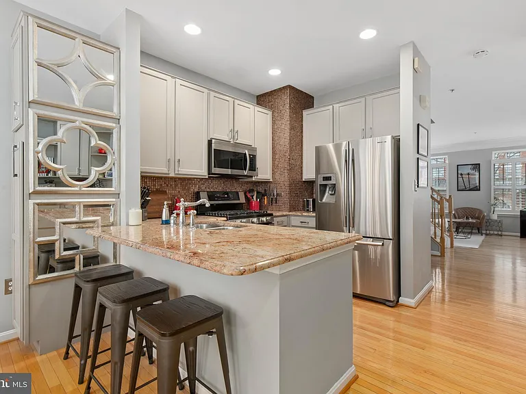 170 Martin Ln — Photo 17