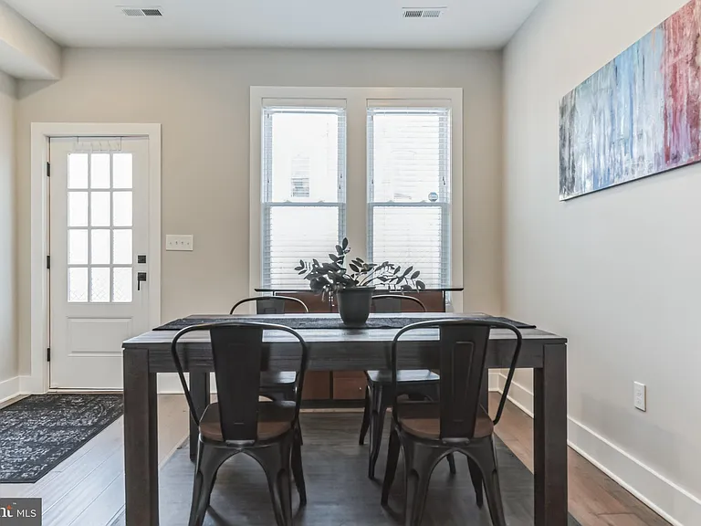 805 Jefferson St NW — Photo 9