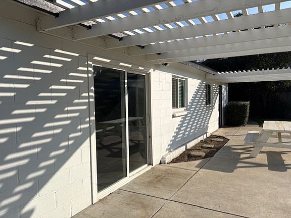 2nd image of 520 Sunnyside Ave #A