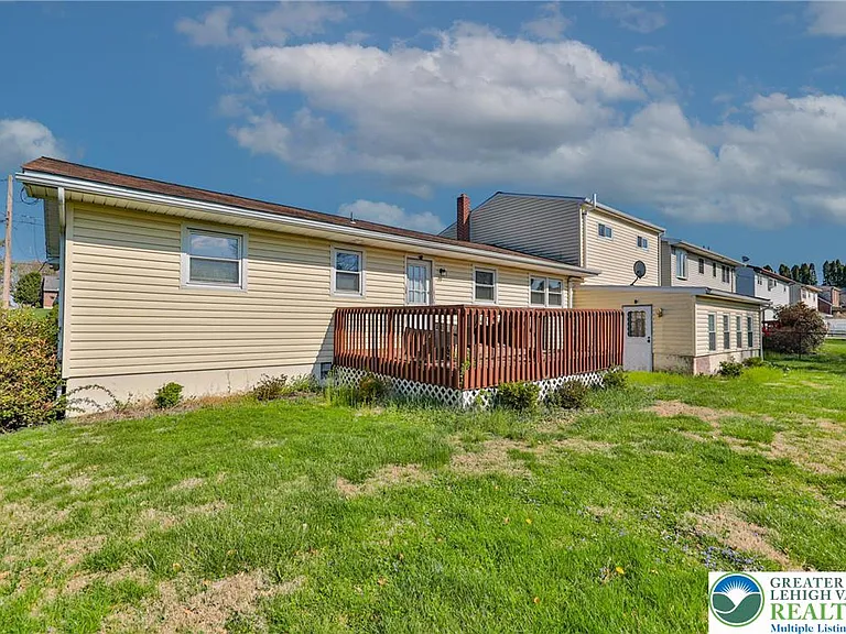 2033 11th St — Photo 59