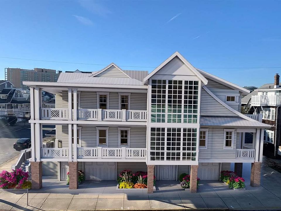 2nd image of 100 Corinthian Ave
