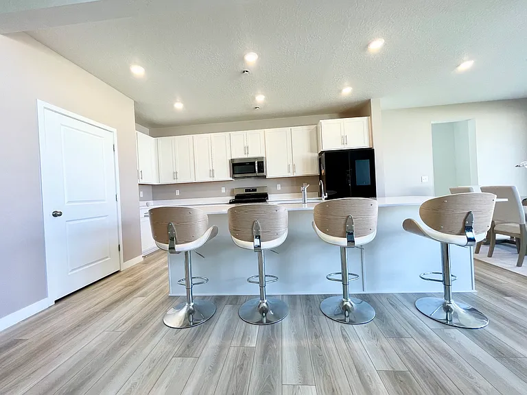 E Chukar Dr — Photo 11