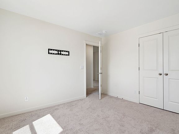 5th image of 3713 Catmint St