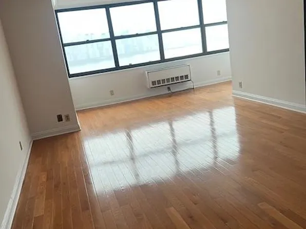 7002 Blvd East image 19 of 35