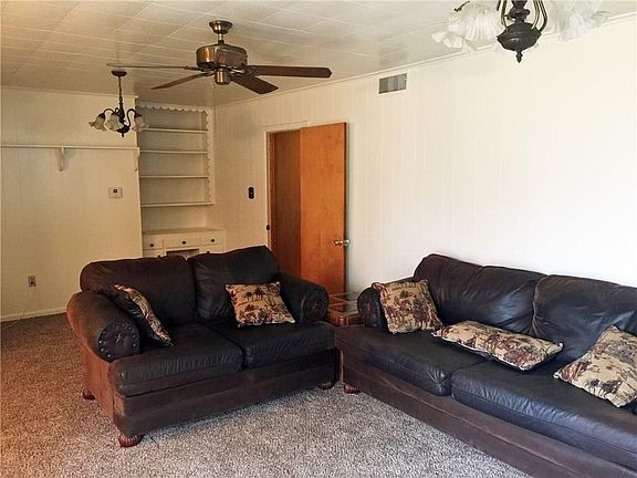 3rd image of 310 W Waco Ave