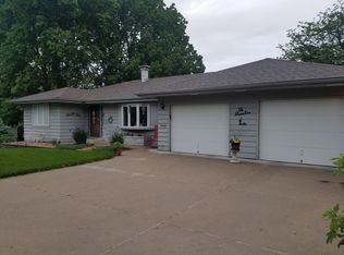5111 S 82nd St, Ralston, NE 68127