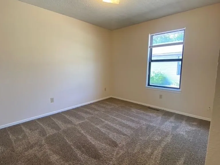 1437 N Wabash Ave — Photo 10