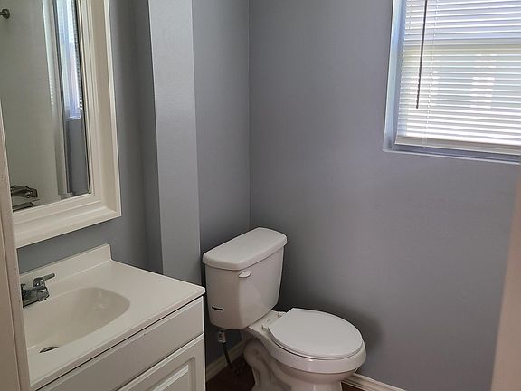 3rd image of 1120 Stowe St