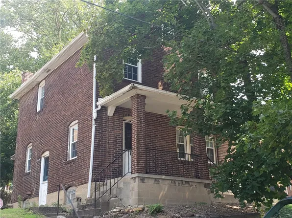 189 6th St, Midland, PA 15059