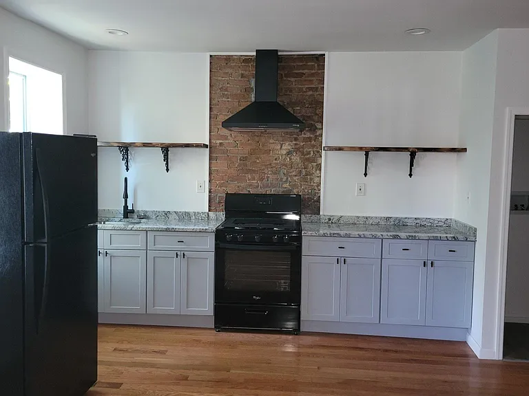 125 William St #3 — Photo 12