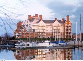 43 Harbor Dr #209-B, Stamford, CT 06903