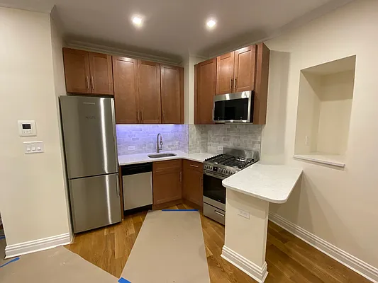 Rented by One New York Realty Inc | media 3