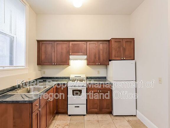2nd image of 2167 SW Yamhill St APT 9