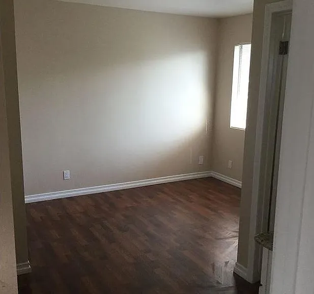 3469 Lime St #E — Photo 4