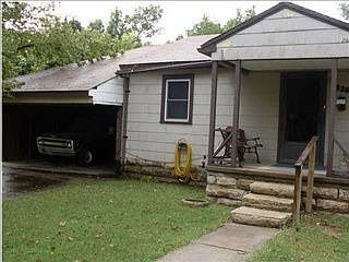 2nd image of 926 N Blaine St