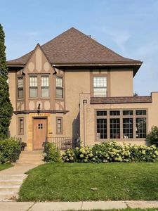 1789 James Ave S, Minneapolis, MN, 55403
