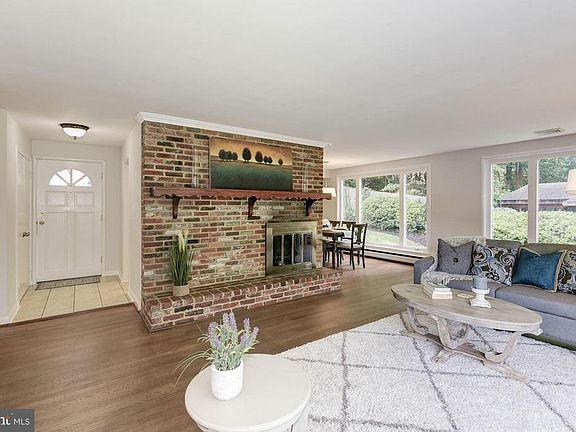 3rd image of 3401 Brookwood Dr