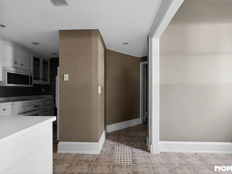 2068 Walton Way #201 — Photo 10