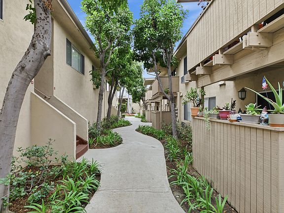 3rd image of 16208 Cornuta Ave #2B-1Ba