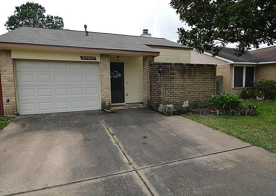 1st image of 19907 Mountain Dale Dr