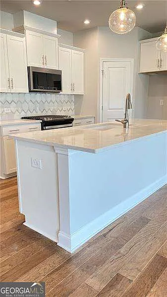 4 bed, 3.5 bath, $2,950 — Photo 2