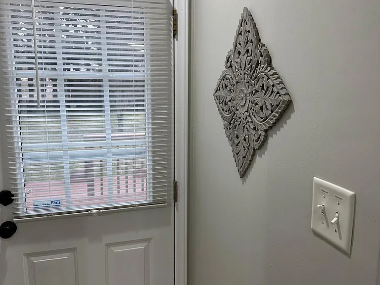 Thompson Dr — Photo 13